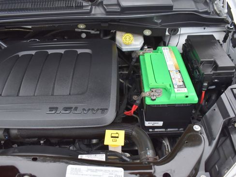 Used 2019 Dodge Grand Caravan SXT image 49