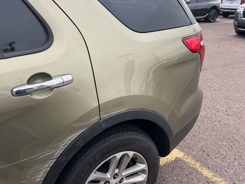 Used 2013 Ford Explorer XLT image 3