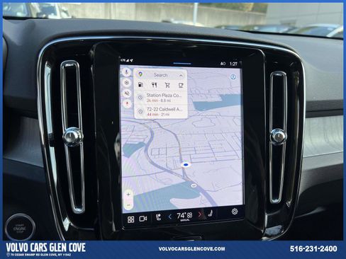 Used 2025 Volvo XC40 B5 Ultra w/ Climate Package image 28