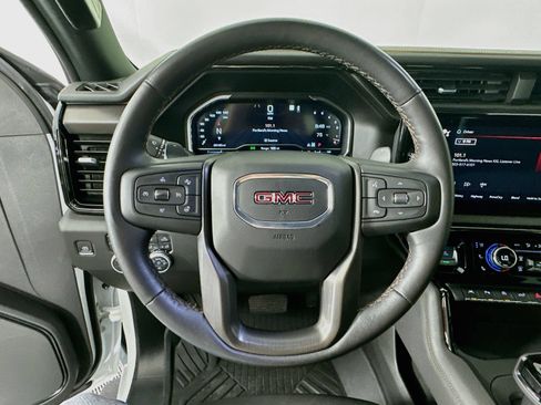 Used 2022 GMC Sierra 1500 AT4 w/ AT4 Premium Package AWD/4WD image 11