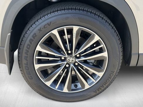 Certified 2026 Toyota Grand Highlander AWD Hybrid image 14