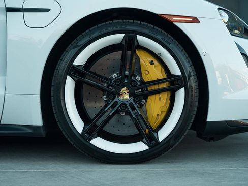 Used 2022 Porsche Taycan Turbo S image 38