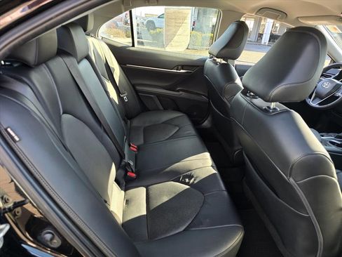 Used 2022 Toyota Camry XLE image 13
