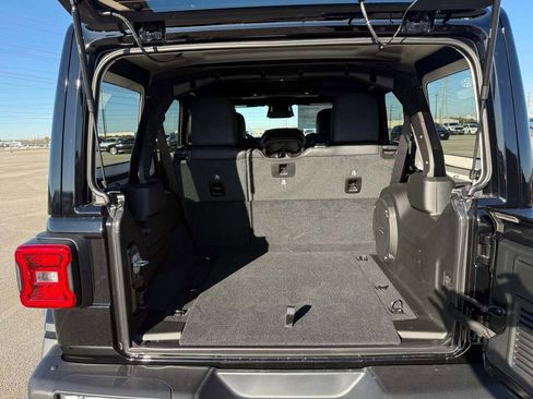 New 2026 Jeep Wrangler Unlimited Rubicon image 26