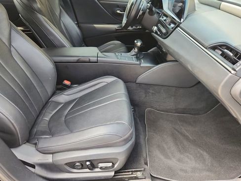 Used 2022 Lexus ES 350 F Sport w/ Accessory Package 2 FWD image 27