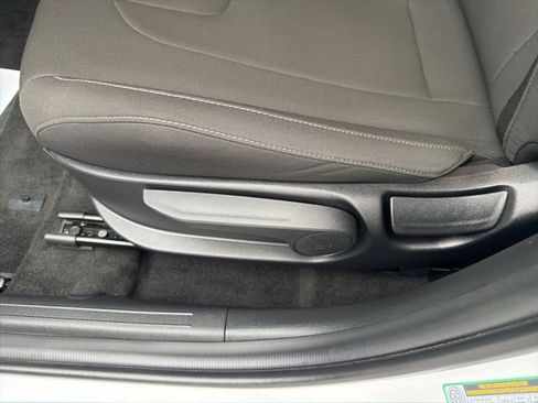 Used 2025 Hyundai Elantra Sport image 15