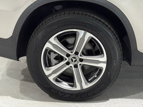 Used 2021 Mercedes-Benz GLC 300 4MATIC w/ Premium Package image 41