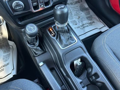 Used 2024 Jeep Wrangler Sport S image 28