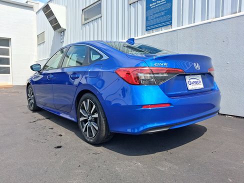 Used 2024 Honda Civic EX image 3