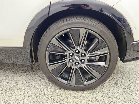 Used 2024 Cadillac Lyriq Sport RWD image 9