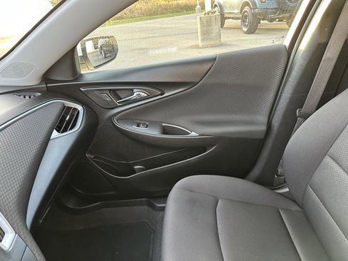 Used 2023 Chevrolet Malibu LT image 34