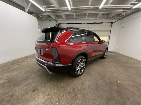 Certified 2026 Cadillac Vistiq Sport w/ LPO, Floor Liner Package image 6