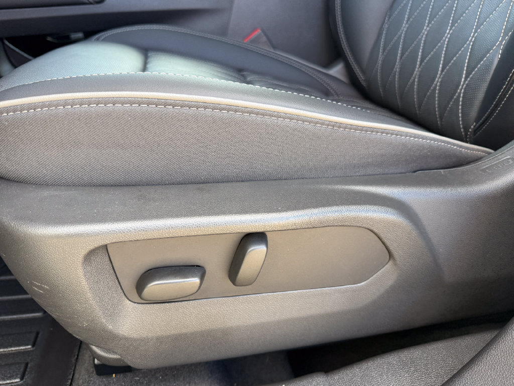 Used 2023 Buick Envision Avenir AWD/4WD image 12