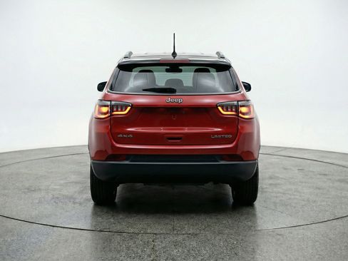 Used 2025 Jeep Compass Trailhawk image 7