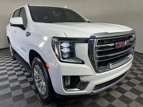 Used 2024 GMC Yukon SLT w/ SLT Luxury Package image 7