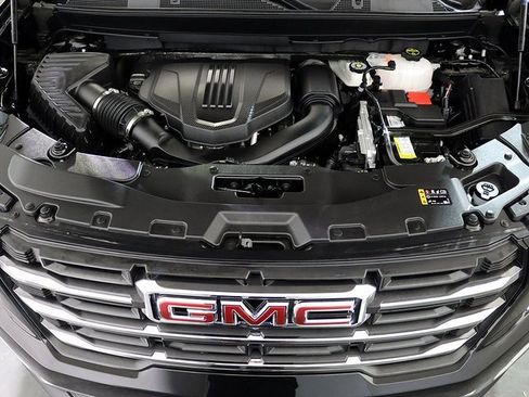 Used 2024 GMC Acadia Elevation image 39