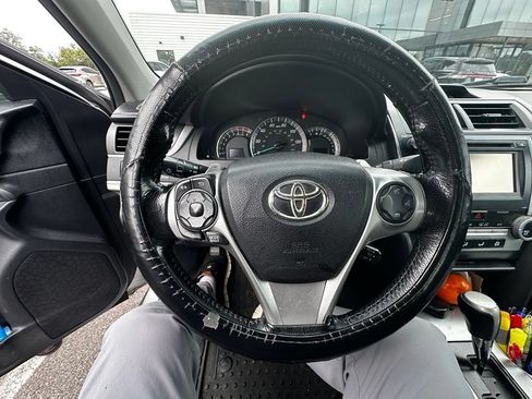 Used 2014 Toyota Camry SE FWD image 12