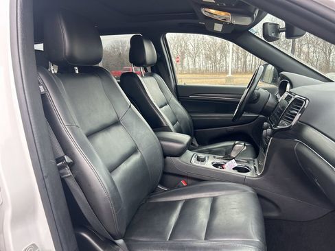 Certified 2021 Jeep Grand Cherokee Limited w/ Premium Lighting Group image 8