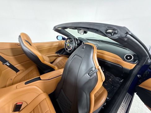 Certified 2015 Ferrari California T RWD image 22