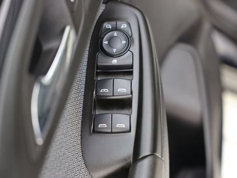Used 2023 Chevrolet TrailBlazer LS FWD image 11