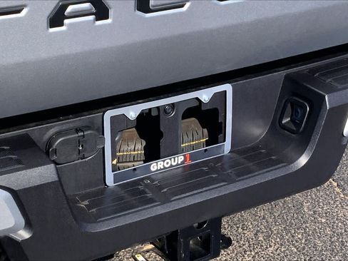 Used 2025 Toyota Tacoma SR5 AWD/4WD image 31