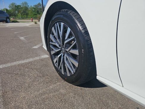 Used 2025 Nissan Altima 2.5 SV FWD image 35
