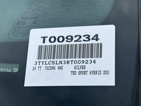 Used 2024 Toyota Tacoma TRD Sport AWD/4WD image 14