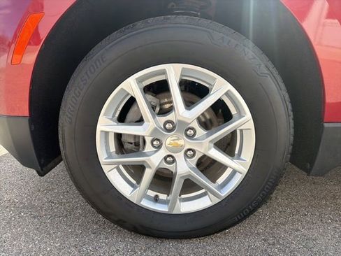 Certified 2024 Chevrolet Equinox LT w/ LPO, Floor Liner Package AWD/4WD image 9