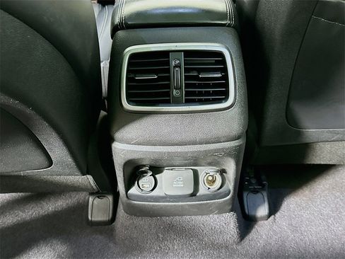 Used 2016 Kia Sorento SX image 32