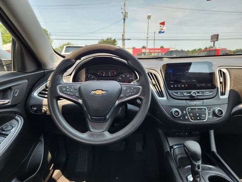 Used 2023 Chevrolet Malibu LT FWD image 19