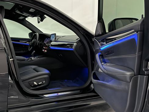 Used 2019 BMW M550i xDrive w/ Dynamic Handling Package AWD/4WD image 25