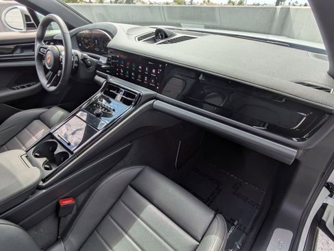 New 2025 Porsche Panamera 4 image 26