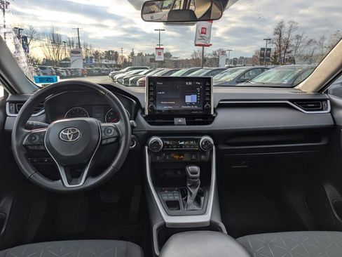 Certified 2022 Toyota RAV4 XLE image 24