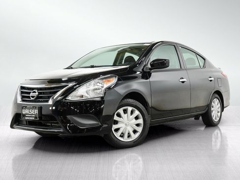 Used 2018 Nissan Versa SV FWD image 1