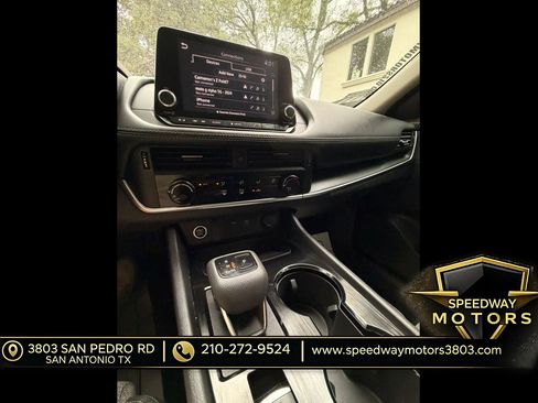 Used 2022 Nissan Rogue S FWD image 12