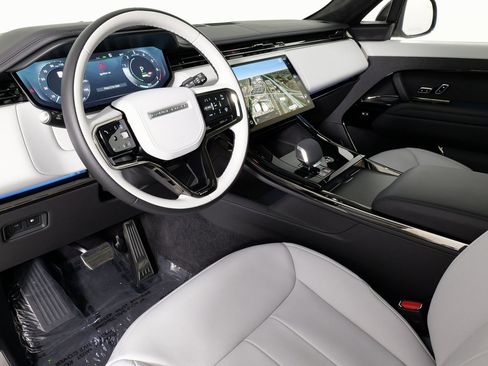 Used 2025 Land Rover Range Rover Sport Autobiography image 28