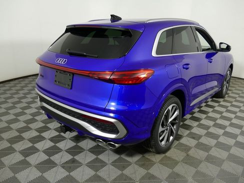 New 2025 Audi SQ5 Premium image 3