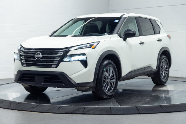 Used 2024 Nissan Rogue S AWD/4WD image 6