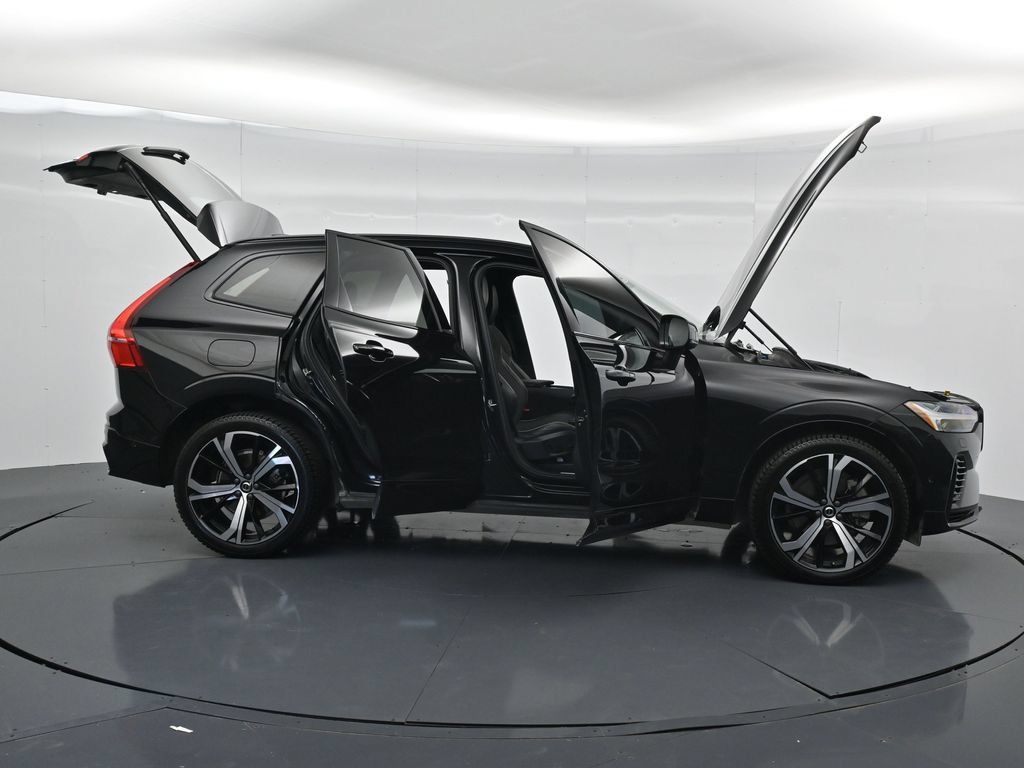 Used 2022 Volvo XC60 T8 R-Design w/ Advanced Package AWD/4WD image 20