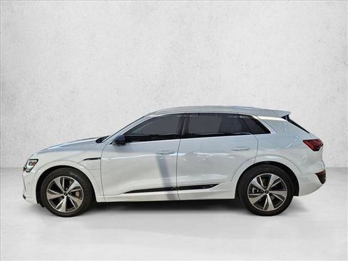 Certified 2024 Audi Q8 e-tron Premium Plus w/ Premium Plus Package AWD/4WD image 5