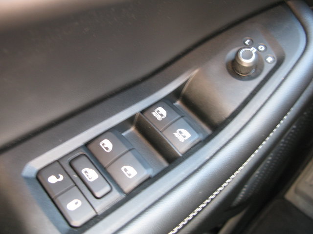 Used 2023 Jeep Grand Cherokee Limited AWD/4WD image 16