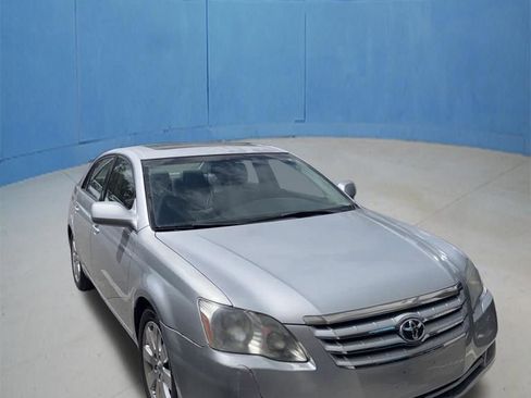 Used 2006 Toyota Avalon XLS FWD image 1