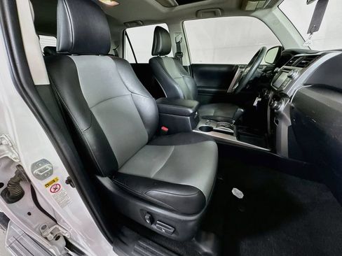 Used 2018 Toyota 4Runner SR5 Premium RWD image 35