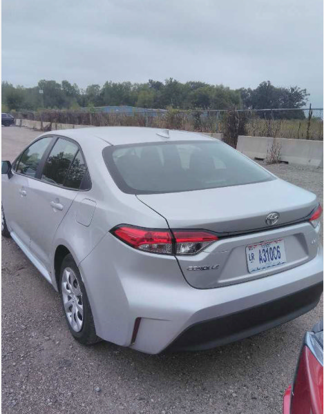 Used 2025 Toyota Corolla LE FWD image 2