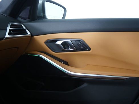 Certified 2025 BMW 330i Sedan image 30