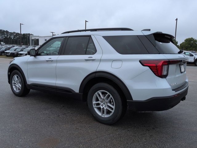 New 2026 Ford Explorer Active RWD image 6