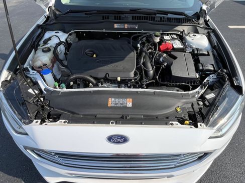 Used 2017 Ford Fusion SE w/ Fusion SE Technology Package FWD image 23