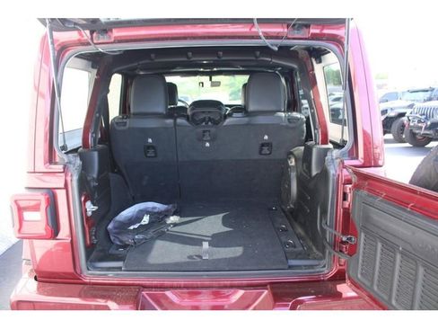 Used 2021 Jeep Wrangler Unlimited Sahara AWD/4WD image 7