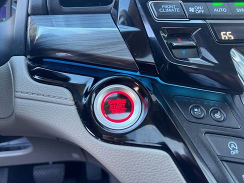 Used 2023 Honda Odyssey Elite image 17