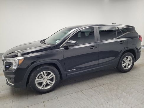 Used 2023 GMC Terrain SLE FWD image 2